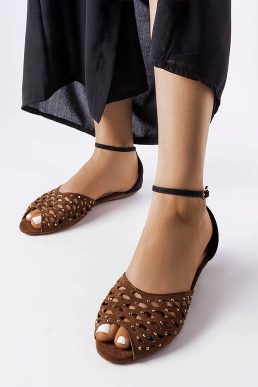 Brūnas ažūra sandales ar cirkoniem Avice