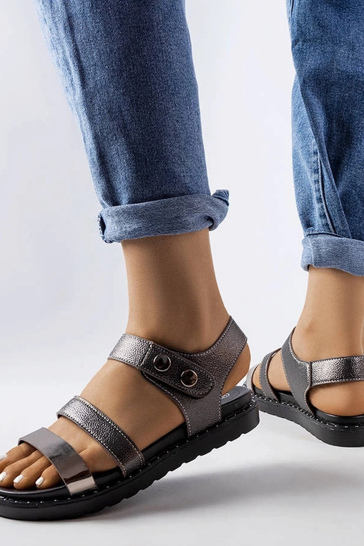 Lanham pelēkas metāla sandales