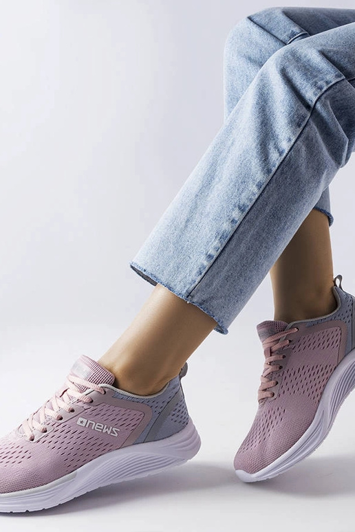 Nairenes rozā sporta kedas