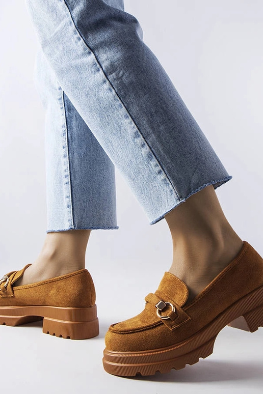 Brūni klaipi ar masīvu Artista zoli