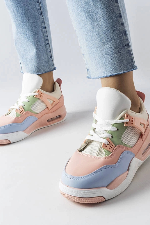 Rozā kedas no kombinētiem materiāliem...