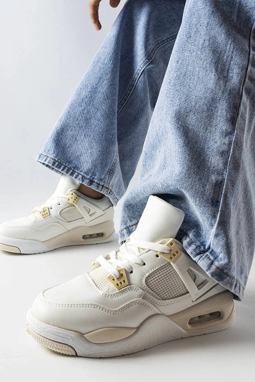 Bēšas kedas no kombinētiem...