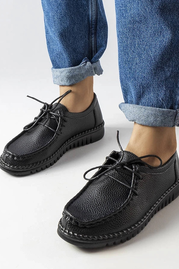 Melnas sašaurināmas...