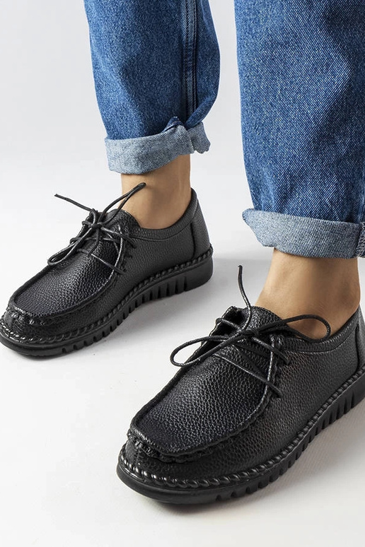 Melnas sašaurināmas pusbootus, „Tuva"