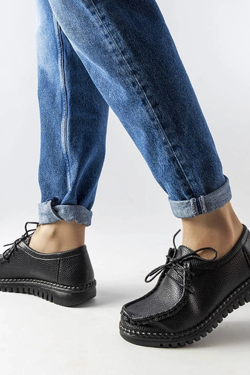 Melnas sašaurināmas... 2