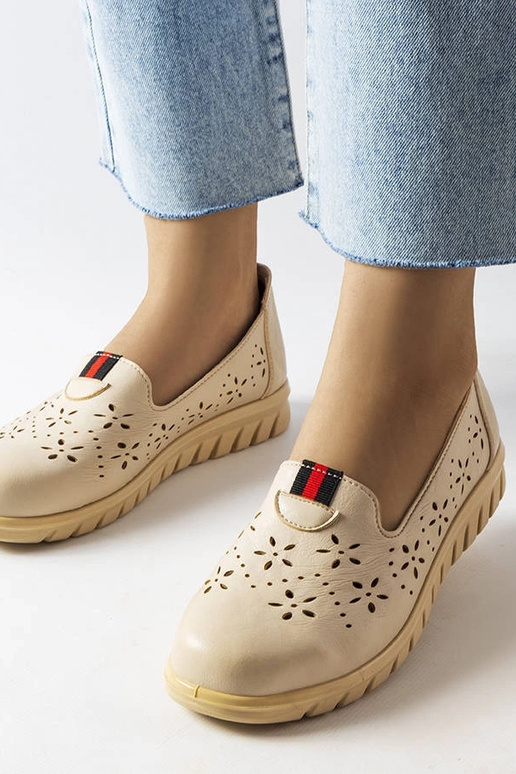 Joli gaiši bēši klaipi