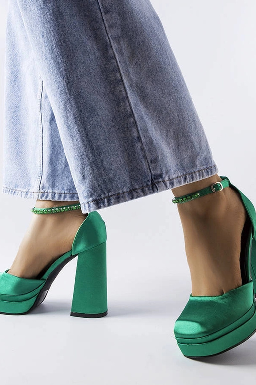 Zaļas pumpas ar augstu papēdi Elida