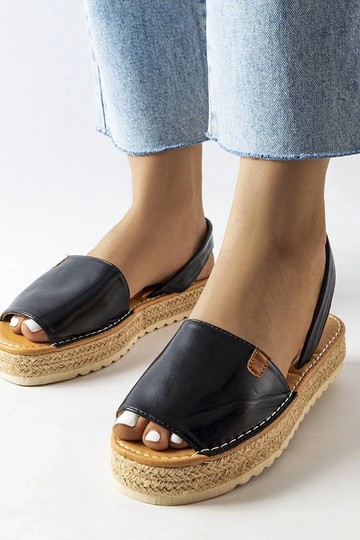 Melnas espadrilles uz platformas, „Sadbera"