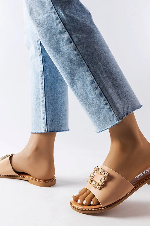 Smilšu krāsas čības ar dekorāciju,...