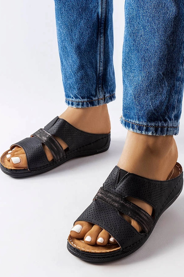 Melnas, vieglas, ķīļveida flip-flops Oliwia 2