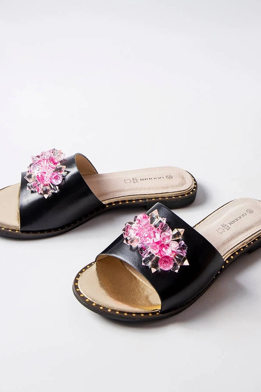 Melnas flip flops ar Lowa kristāliem