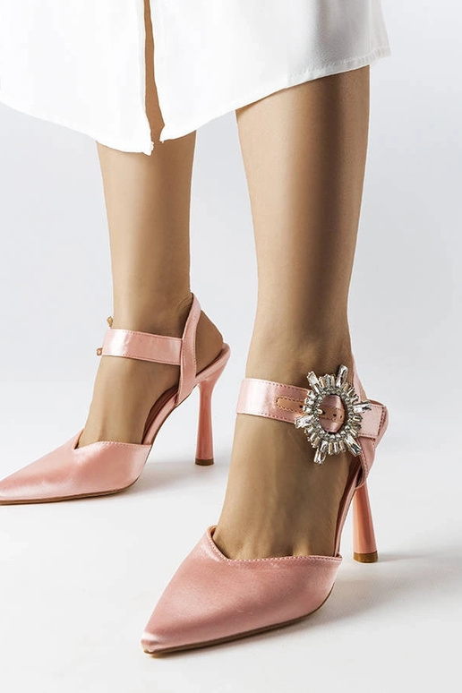 Lindas smilškrāsas satīna augstpapēžu...