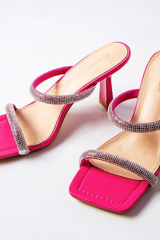 Evelīnas rozā augstpapēžu mūļi