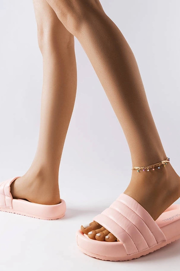 Rozā flip-flops, kas... 2