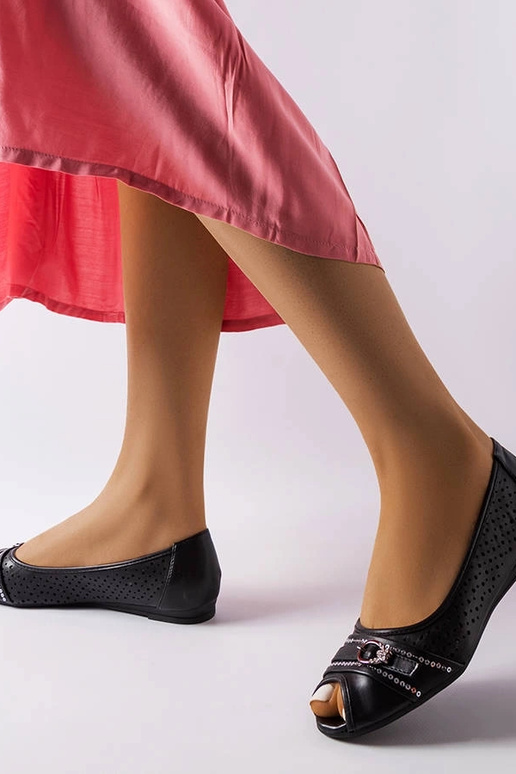 Melni ažūra baleta dzīvokļi ar...