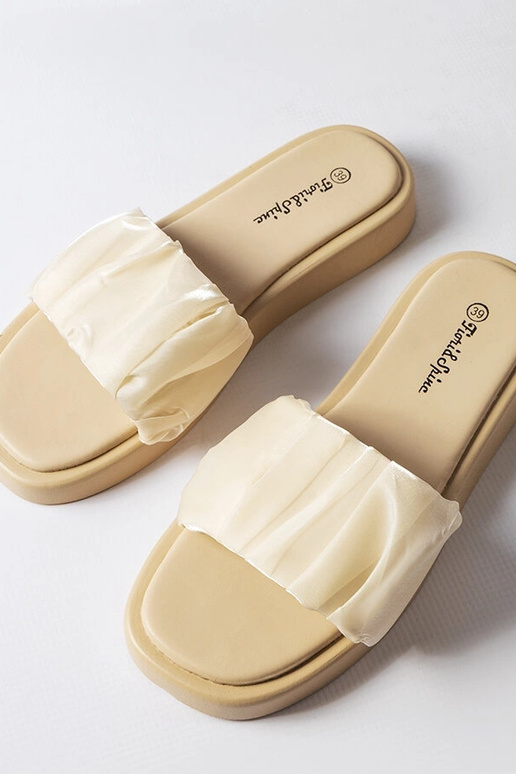 Boulevard smilškrāsas slidkalniņi,...