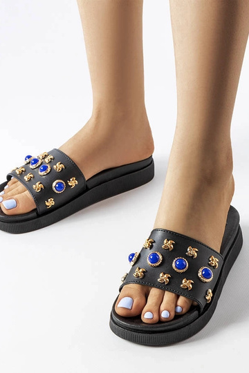 Melnas dekorētas Montesarchio flip-flops