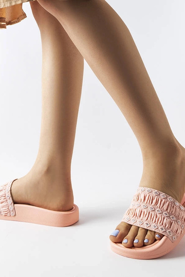 Rozā Ernesta volānveida flip-flops 2