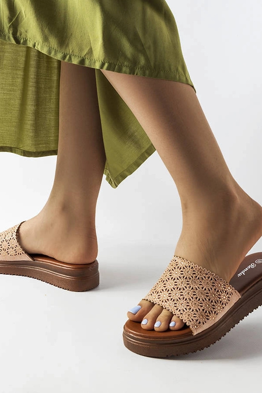 Rozā ažūra slaidi ar cirkoniem Irvine