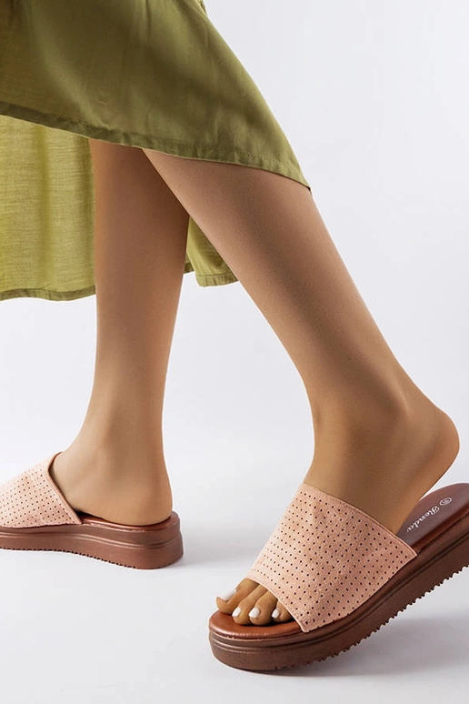 Rozā flip-flops ar ažūra augšdaļu Idabel Rozā flip-flops ar ažūra augšdaļu Idabel