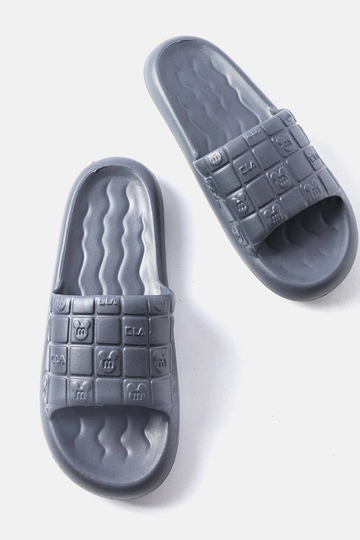 Pelēkas vīriešu čības, „Boileau"