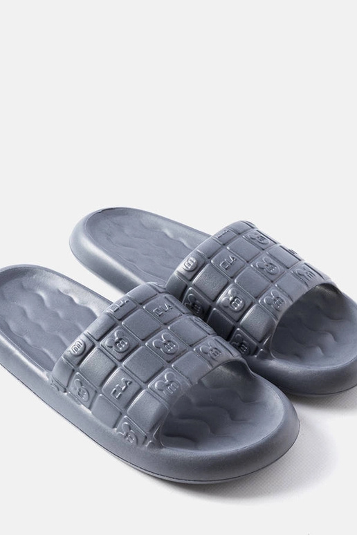 Melni vīriešu sulaiņa slidkalniņi