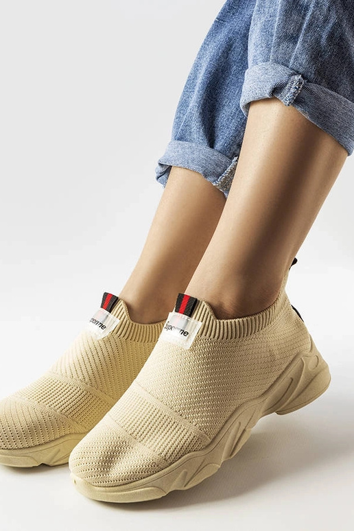 Bēši uzvelkami sporta apavi sievietēm...