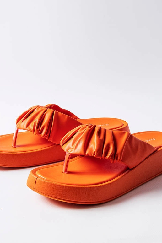 Filena apelsīnu shirred flip-flops