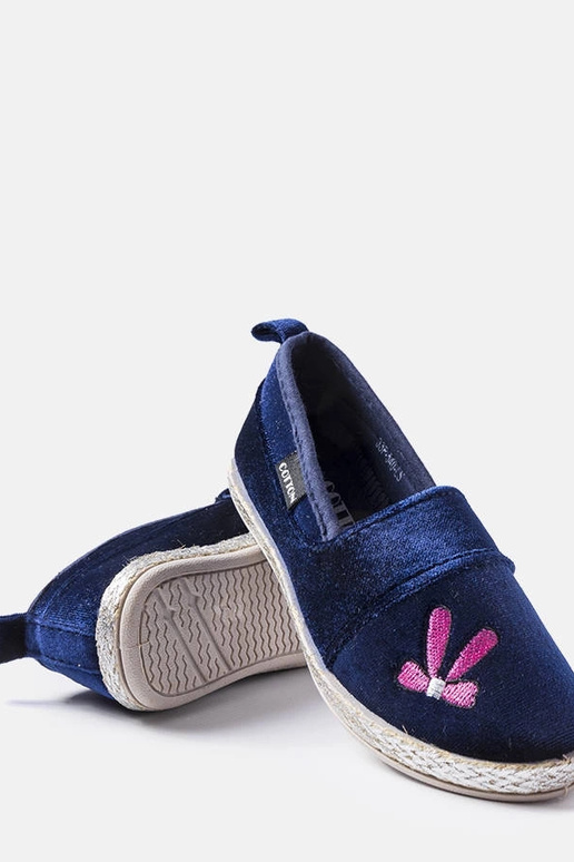 Patria tumši zili samta baleta skapji Patria tumši zili samta baleta skapji