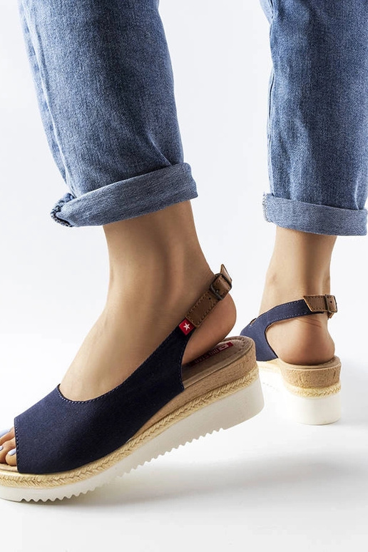 Tumši zili sandales uz platformas,...