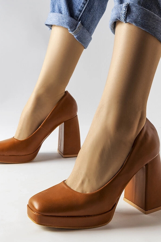 Brūnas Mailly augstpapēžu pumpas