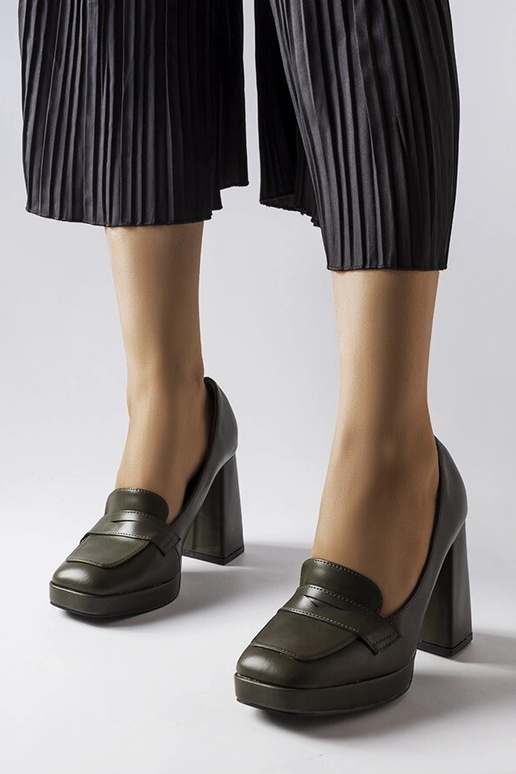 Tumši zaļas pumpas ar augstpapēžu Inès