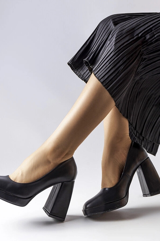 Melnas Mailly augstpapēžu pumpas