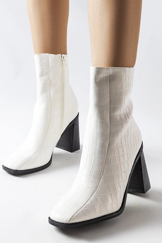 Belluci balti puszābaki ar krokodila...