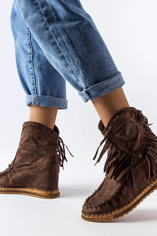 Brūni Giudice ķīļveida puszābaki