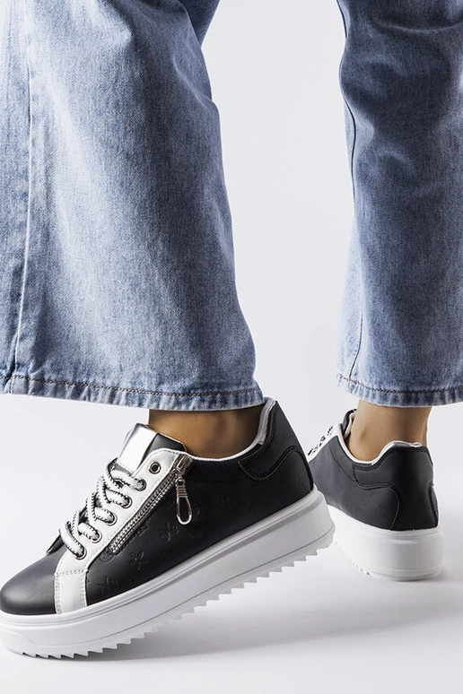 Sieviešu melnas šņorkurpes Romola