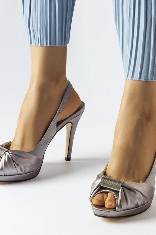 Crispina gaiši pelēkas augstpapēžu...