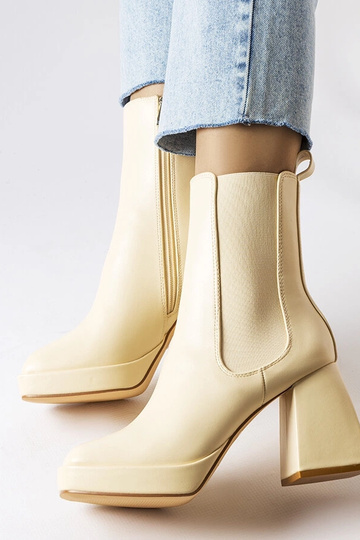 Smilšu krāsas zābaki uz... 2