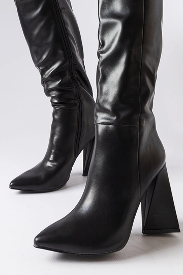 Melni augstpapēžu zābaki,... 2