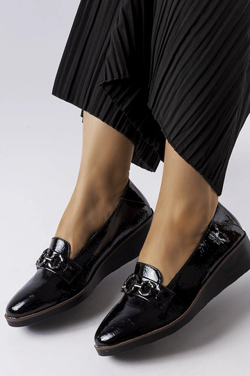 Melni lakoti mokasīni uz... 2