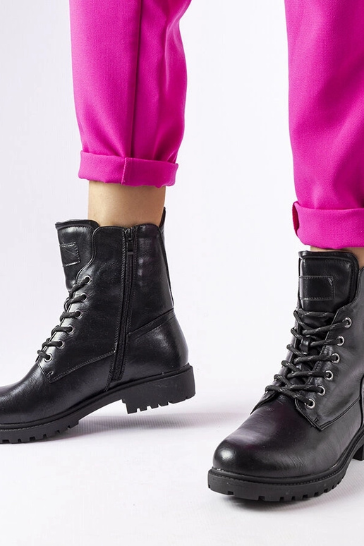 Melni izolēti Ailen zābaki