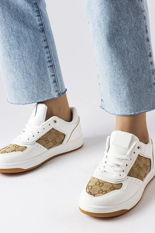 Baltas kedas rotātas ar Izidoras...