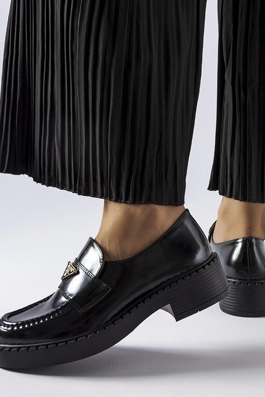 Melni sieviešu klaipi Milne