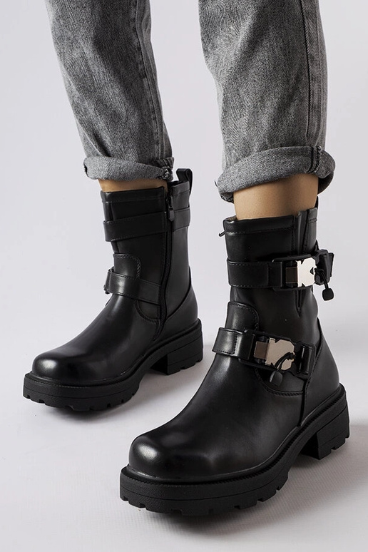 Melni kupli Enrico zābaki