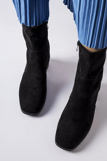 Melni zābaki ar perforētu... 2