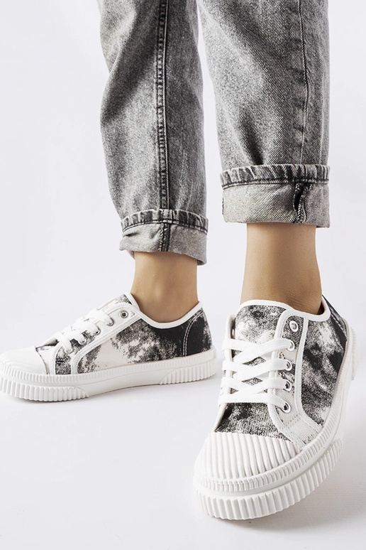 Black Clavet izbalinātas kedas