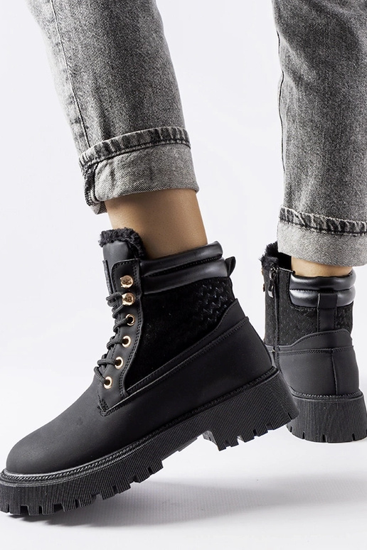 Melni Foca izolēti zābaki