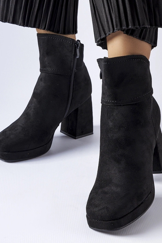 Melni puszābaki ar masīvu papēdi Itaf