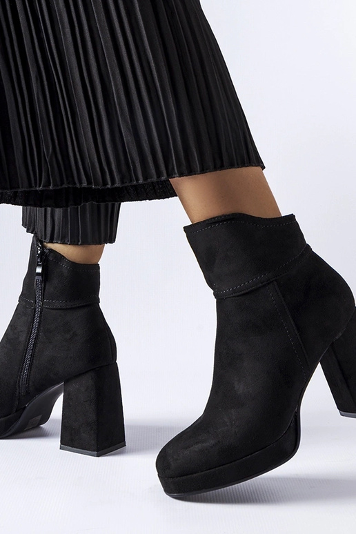 Melni puszābaki ar masīvu papēdi Itaf