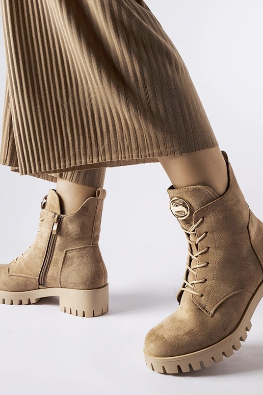 Smilšu krāsas izolēti mākslīgā zamša...